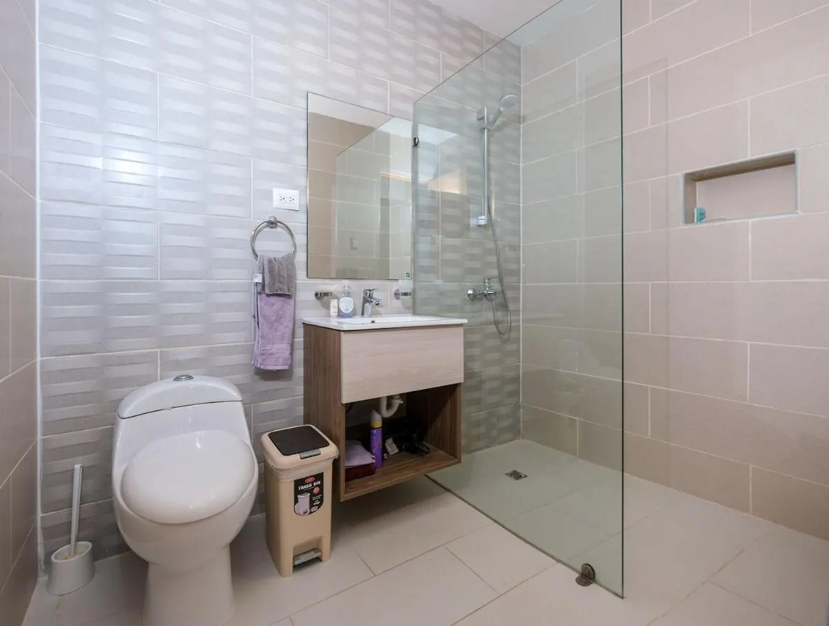 Upper-Level Penthouse, Beachfront Residence 라스테레나스