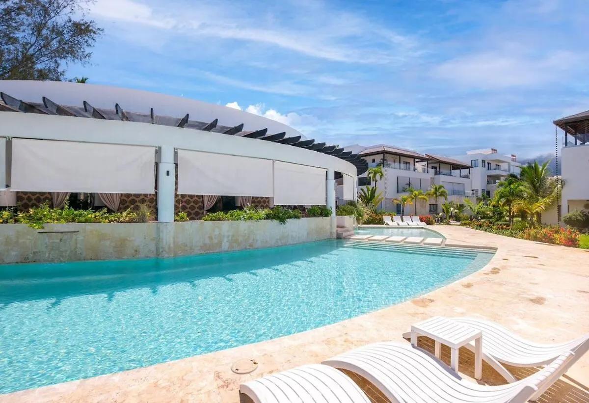 아파트 Upper-Level Penthouse, Beachfront Residence 라스테레나스