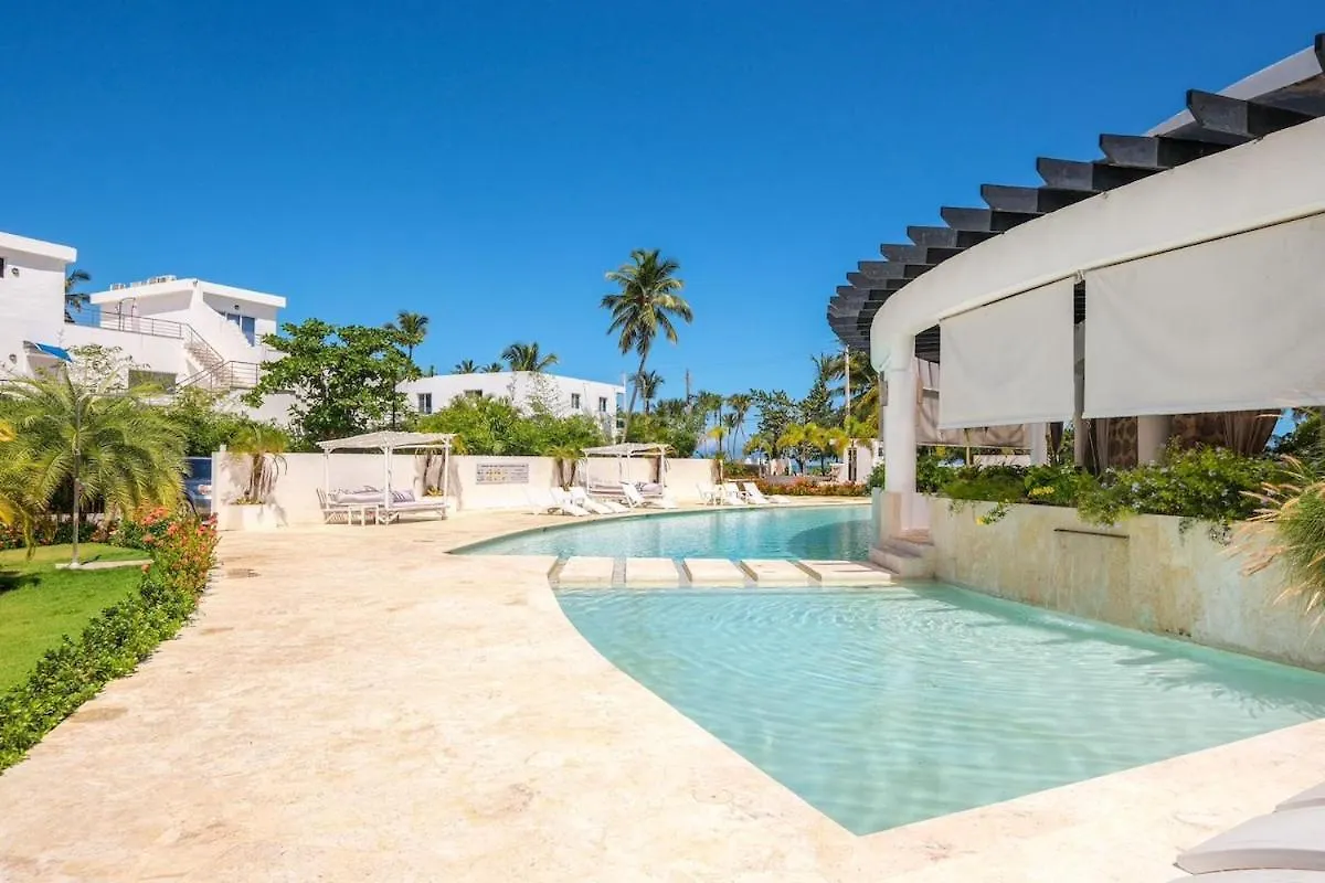 Upper-Level Penthouse, Beachfront Residence 라스테레나스 0*,