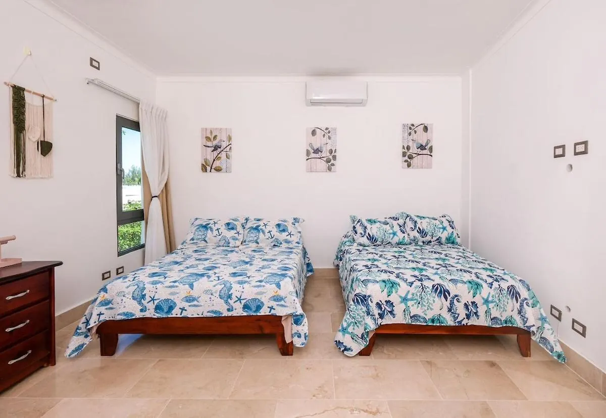 아파트 Upper-Level Penthouse, Beachfront Residence 라스테레나스 도미니카 공화국