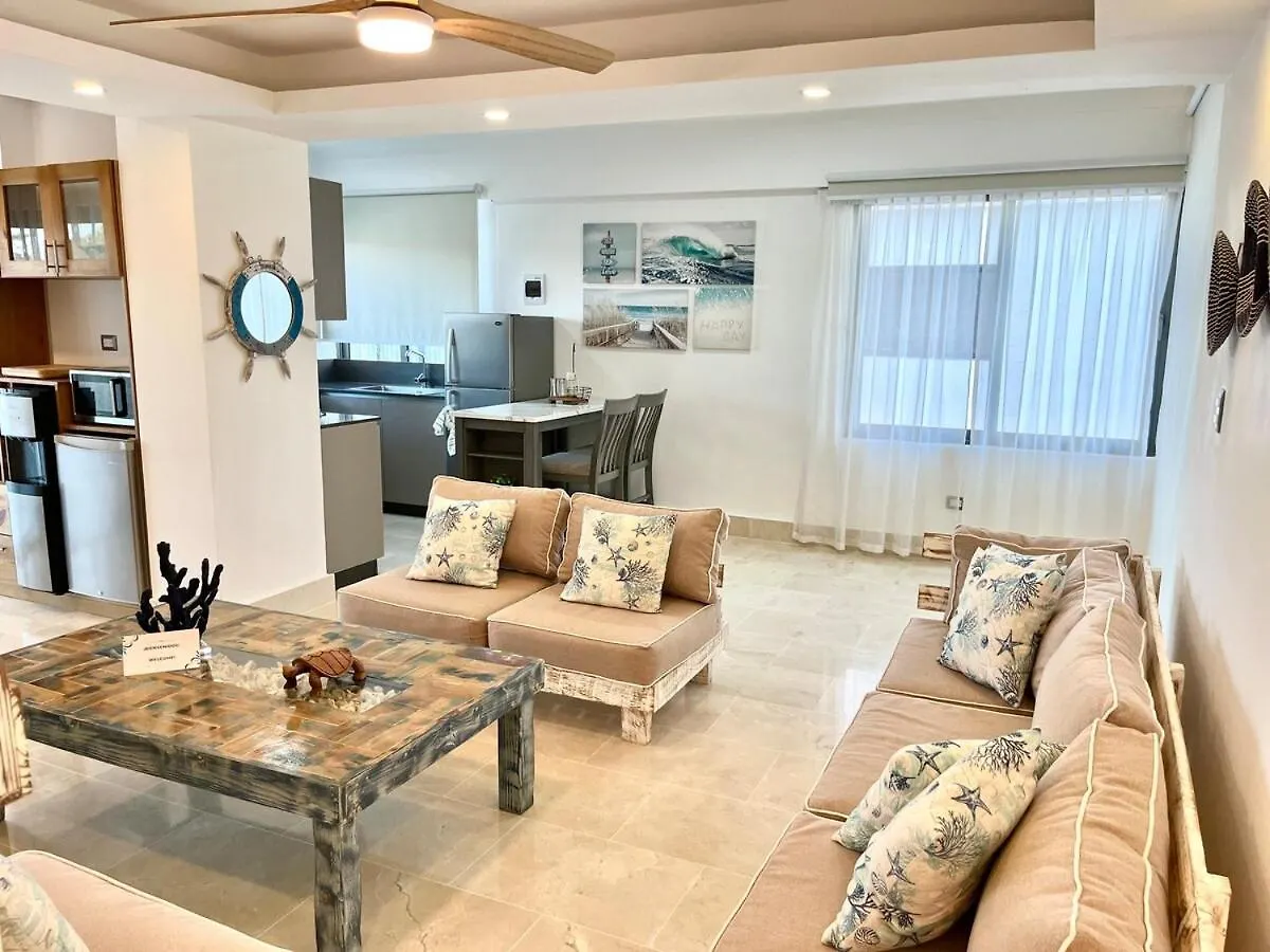 公寓 Upper-Level Penthouse, Beachfront Residence 拉斯特拉纳斯